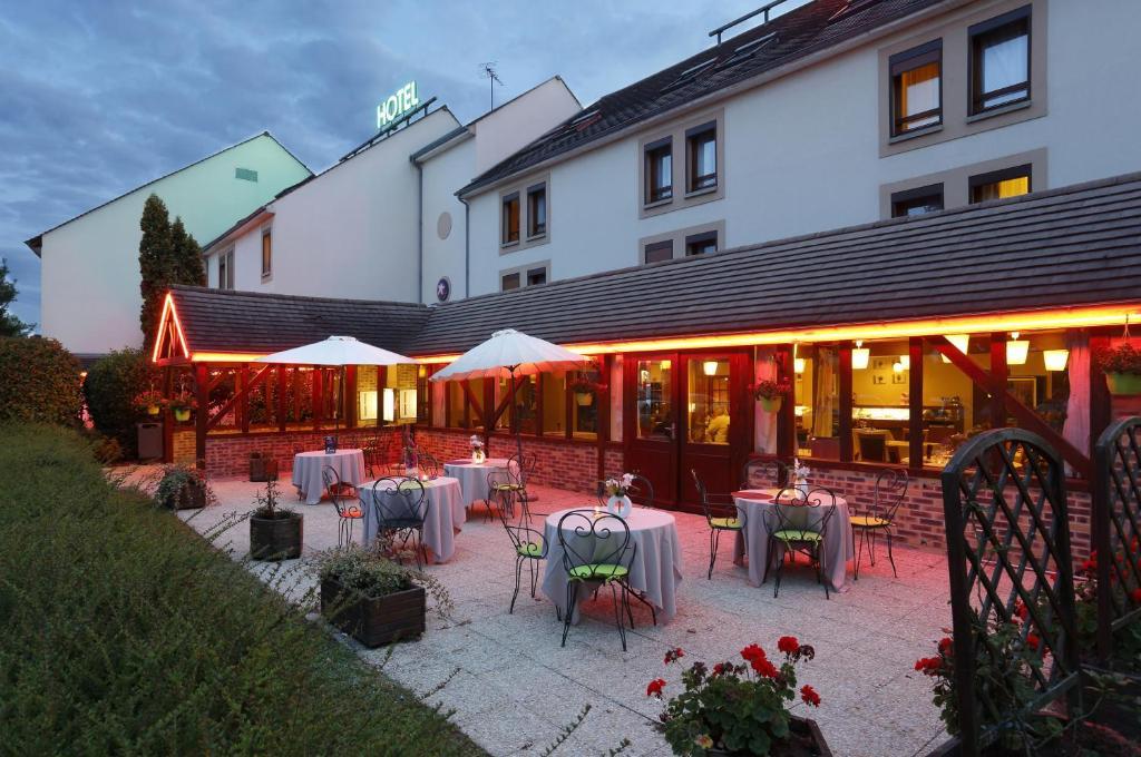 Ikar - Fasthotel Blois Bagian luar foto